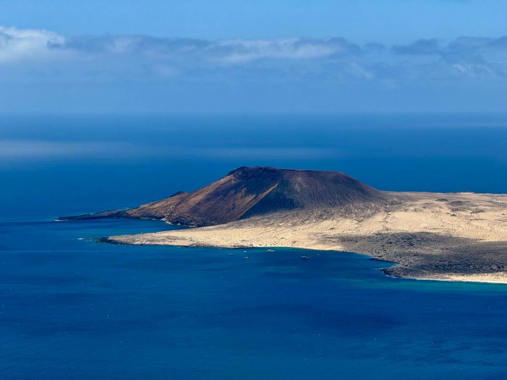 Miért érdemes idén tavasszal Lanzarote szigetére utazni?
